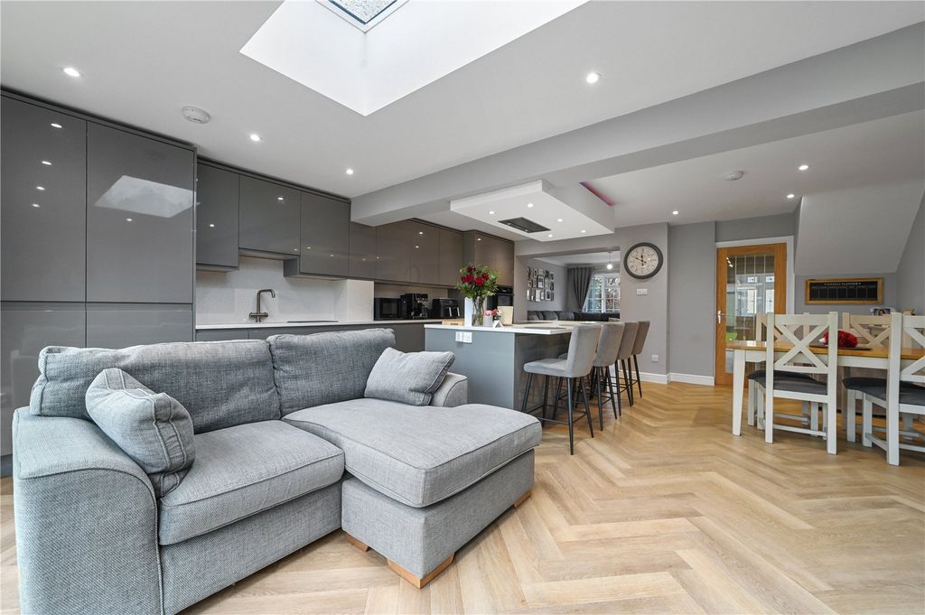 Property photo 2 of 24 Picture No. 25