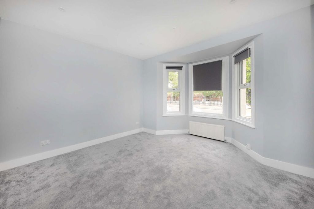 Property photo 2 of 4