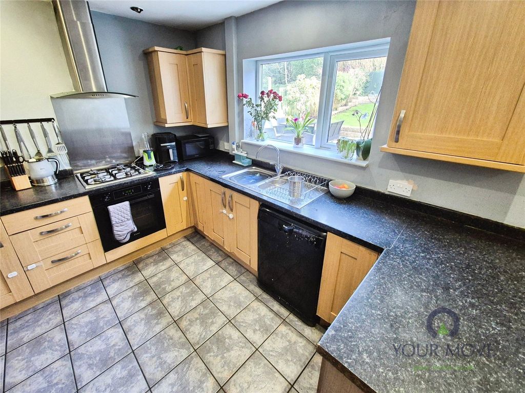 Property photo 3 of 13 Kitchen