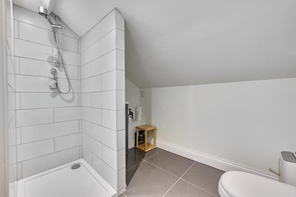 Property photo 2 of 22 Bathroom