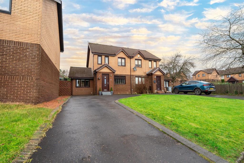 Property photo 2 of 16 Front.External..Jpg