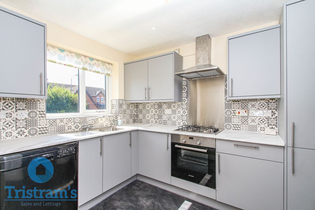 Property photo 2 of 28 Img_2805