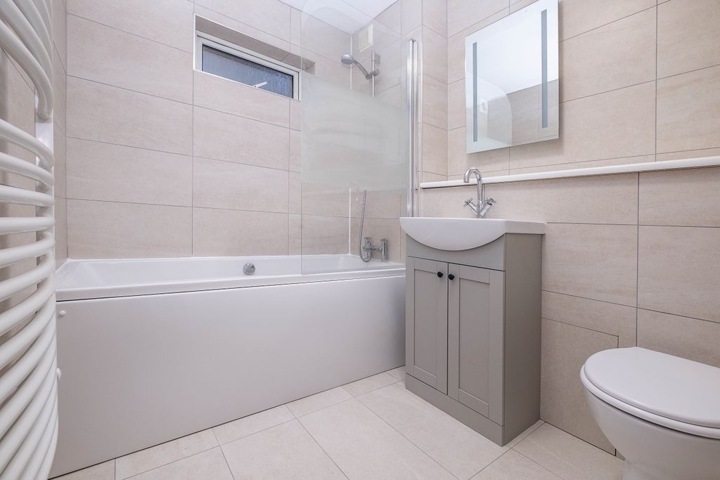 Property photo 2 of 6 Connaught-House-G...