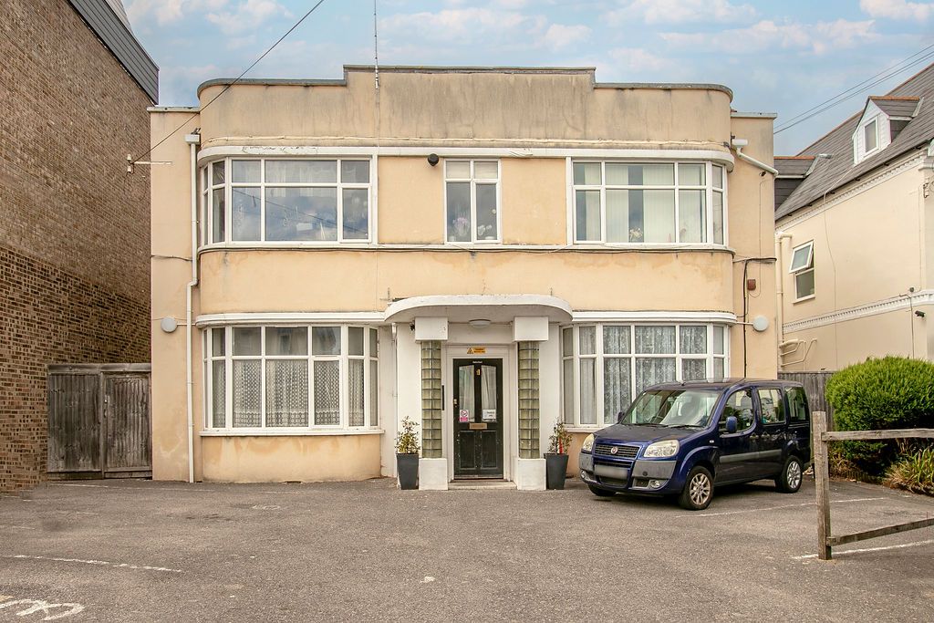 Property photo 1 of 11