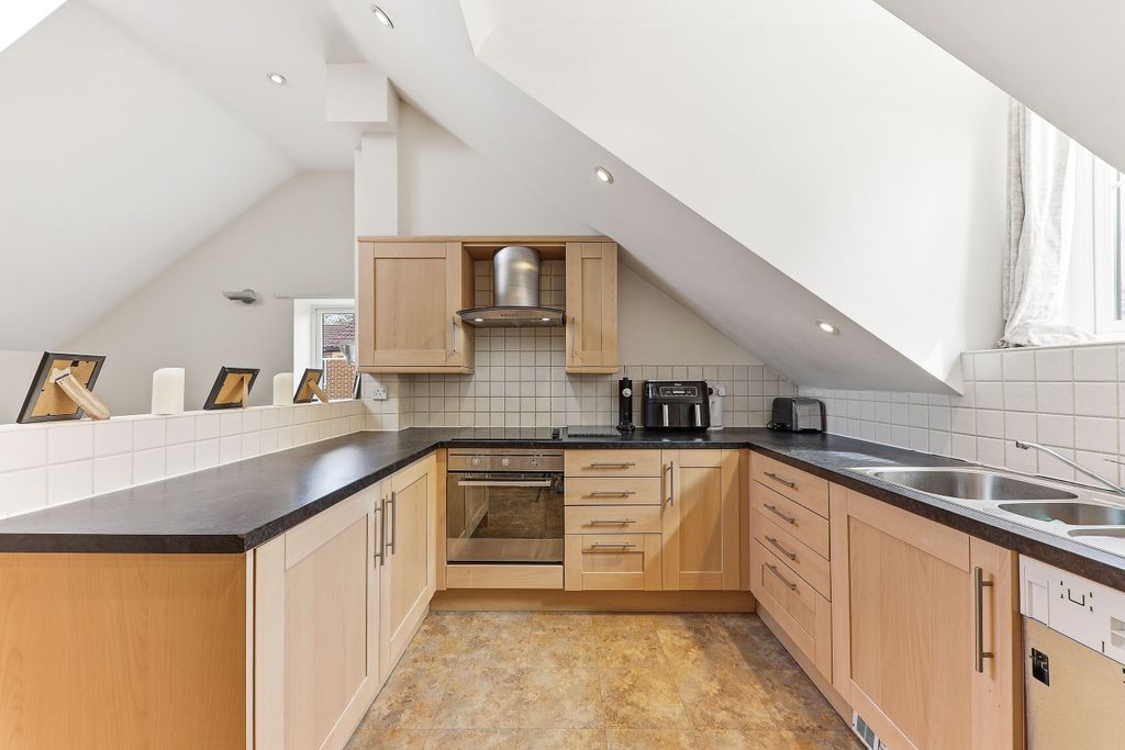 Property photo 3 of 10 Kitchen