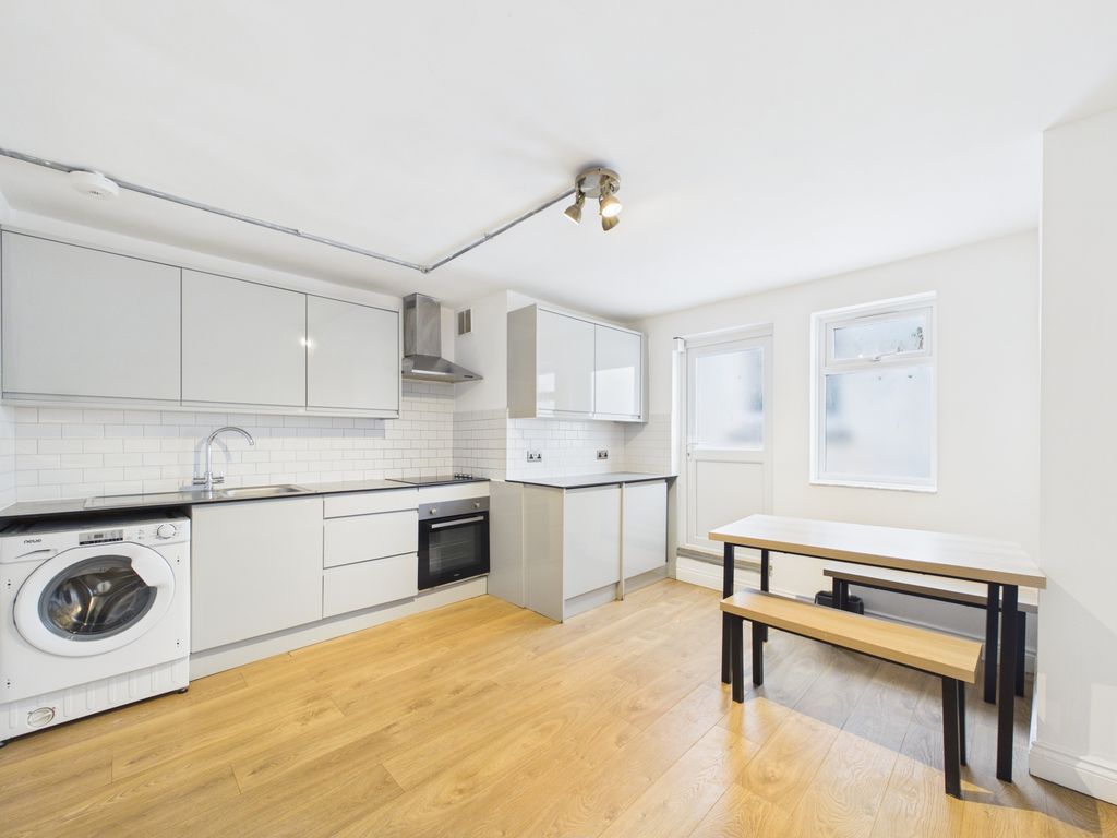 Property photo 3 of 5 Open Plan Lounge