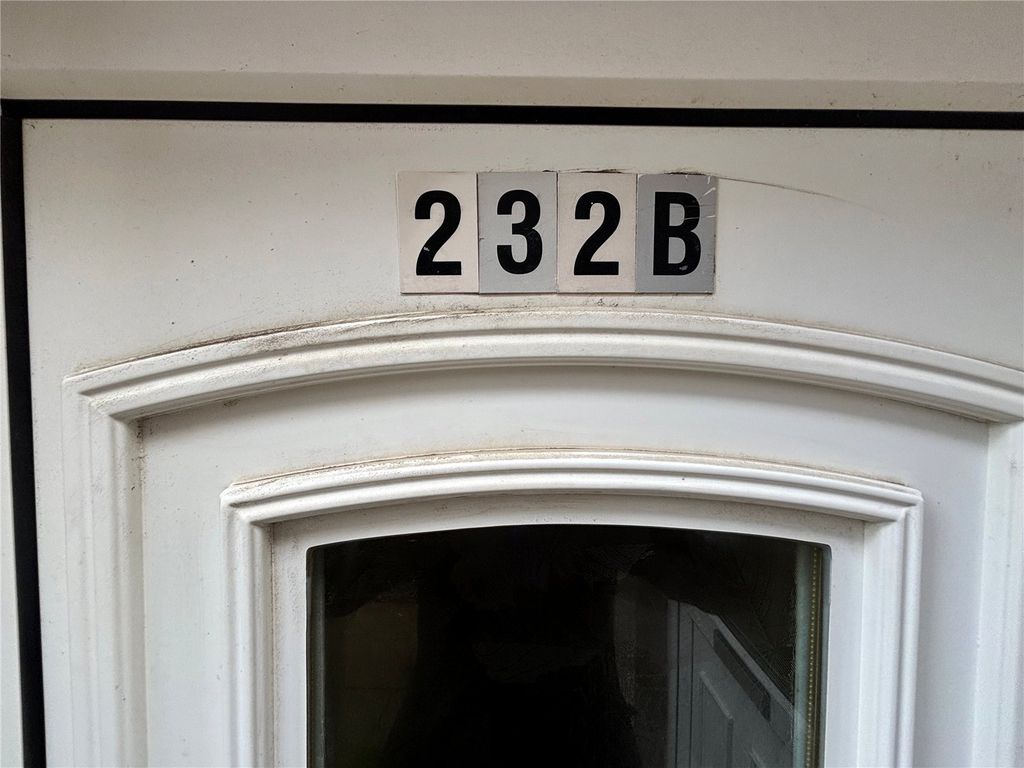 Property photo 2 of 10 Entrance