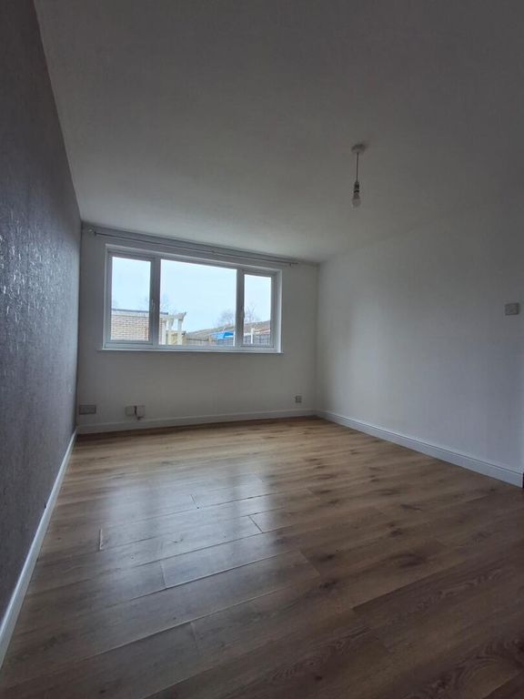 Property photo 3 of 9 Living Room