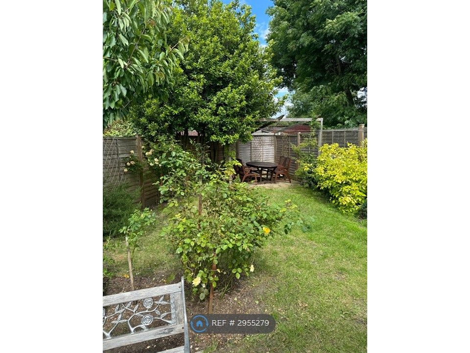 Property photo 1 of 10 Private Garden