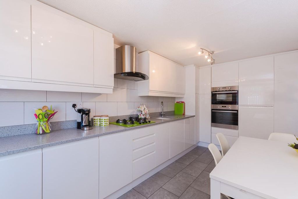 Property photo 3 of 13 Picture No. 2