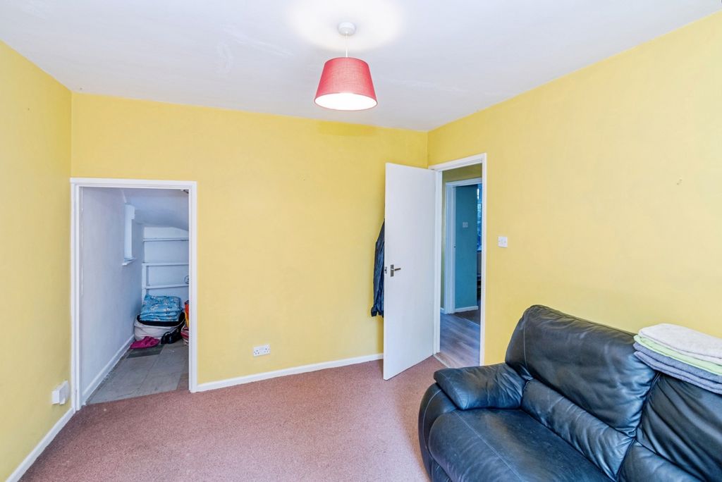 Property photo 3 of 13 Pbox-Img.Jpg