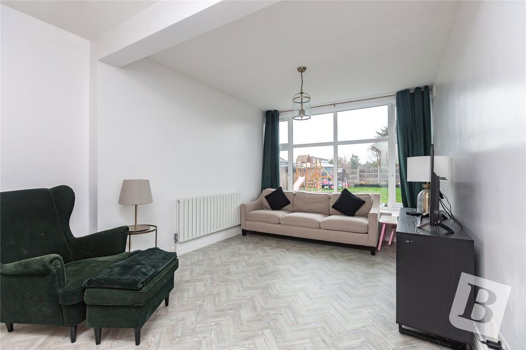 Property photo 3 of 14 Living Room