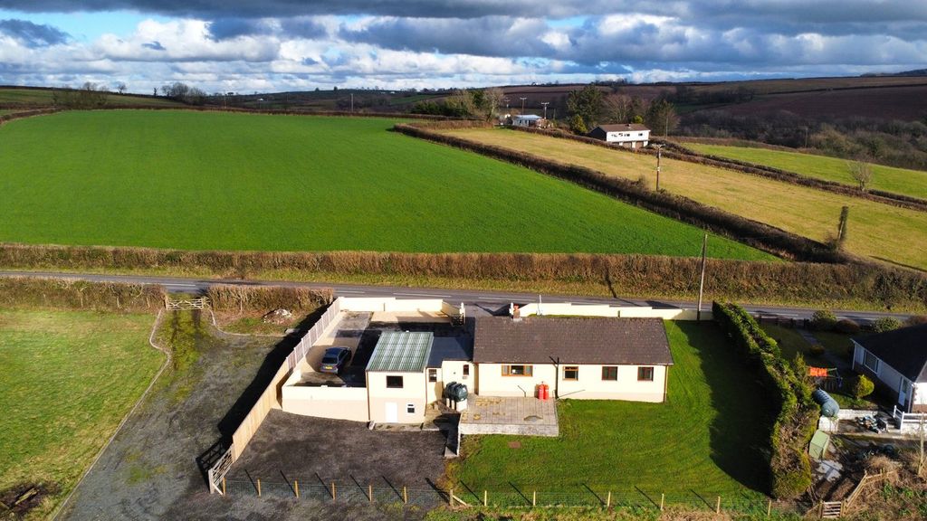 Property photo 2 of 20