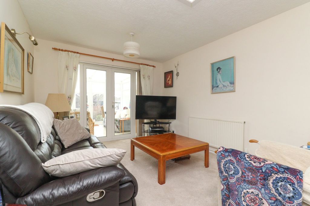 Property photo 2 of 12 Picture 2