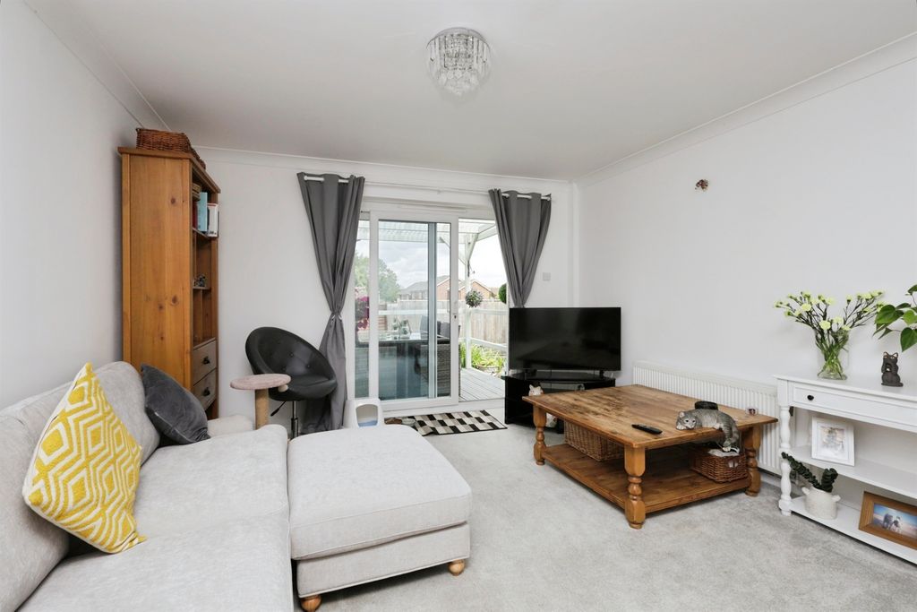 Property photo 3 of 17