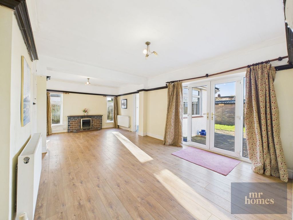 Property photo 3 of 31