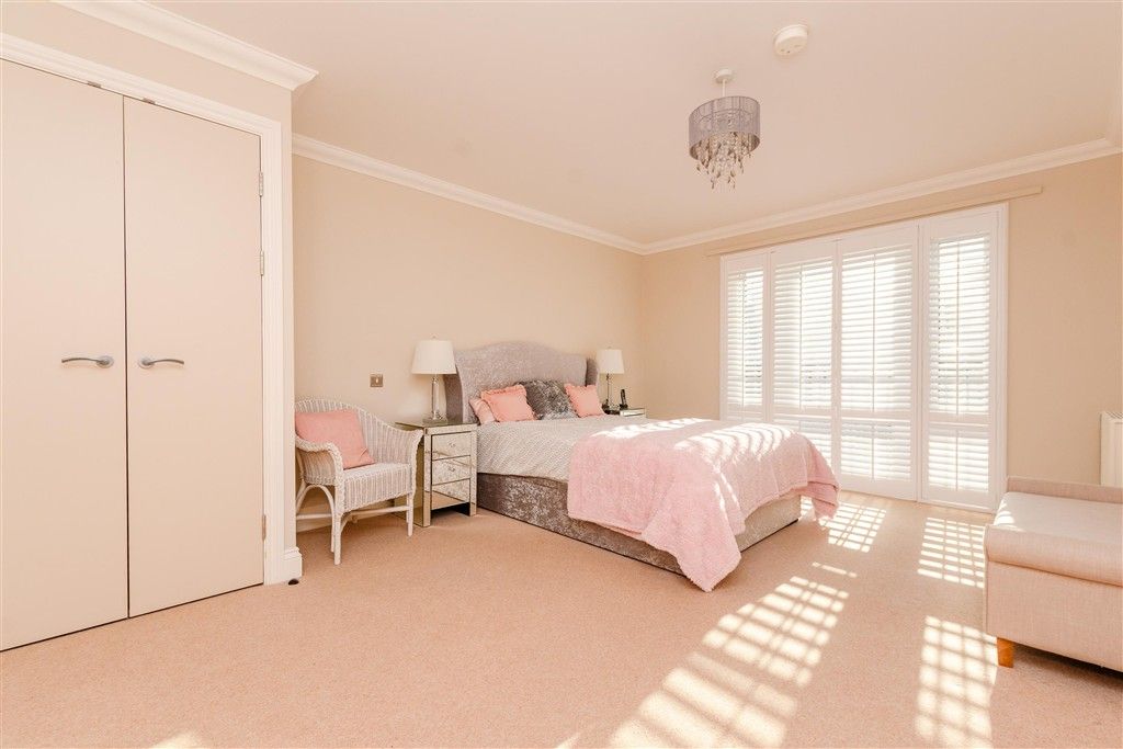 Property photo 2 of 6 Bedroom 1