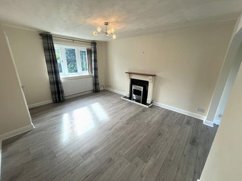 Property photo 3 of 10 8.Jpg