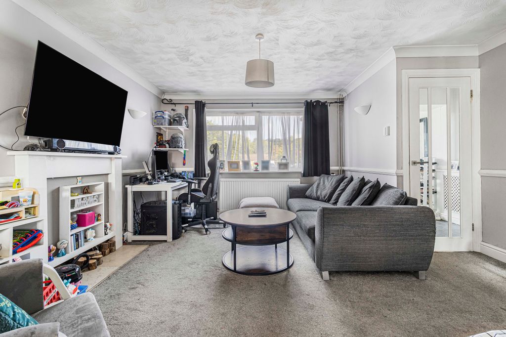 Property photo 2 of 21 1159056