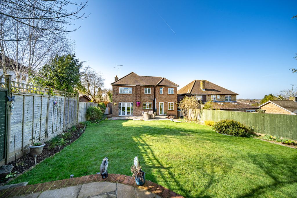 Property photo 2 of 27