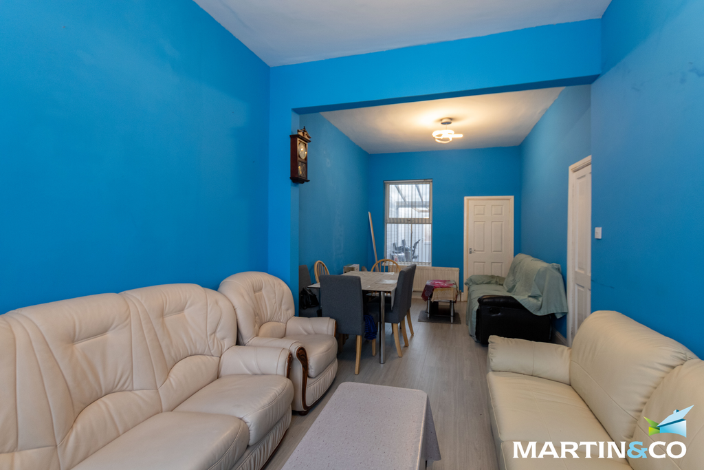 Property photo 3 of 11 Picture2