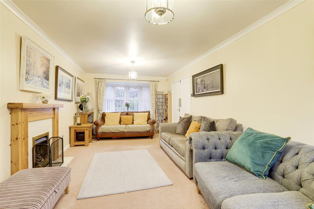 Property photo 2 of 24