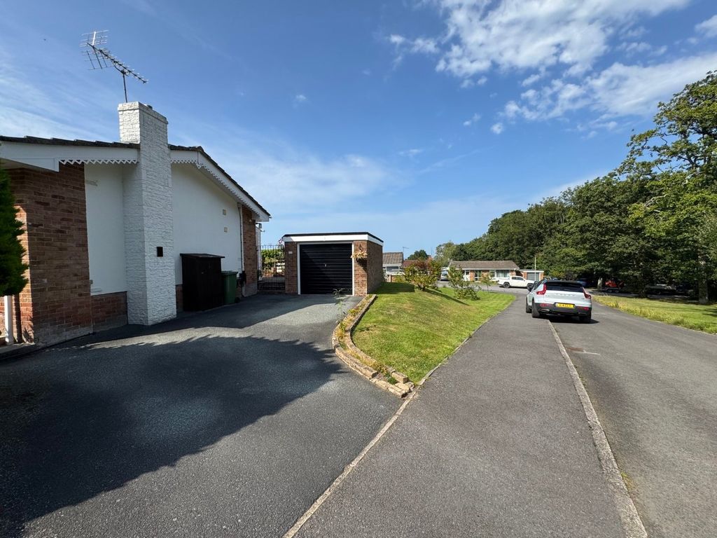 Property photo 3 of 34