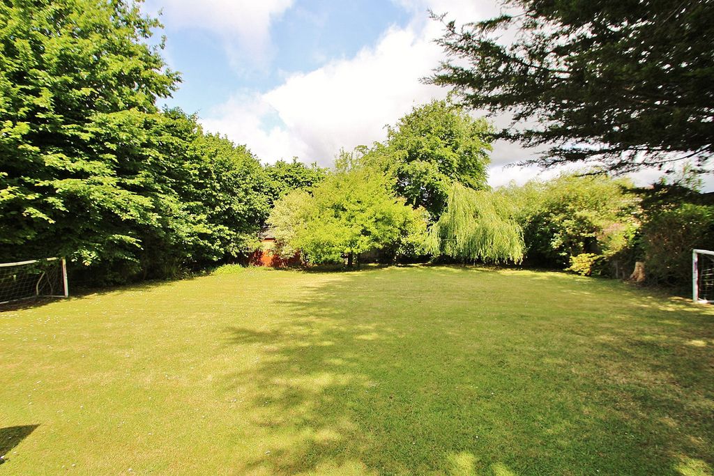 Property photo 3 of 18