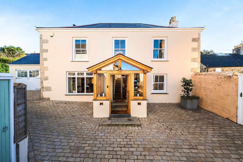 Property photo 1 of 35