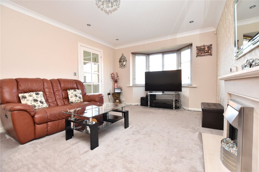 Property photo 3 of 27 Picture No. 21