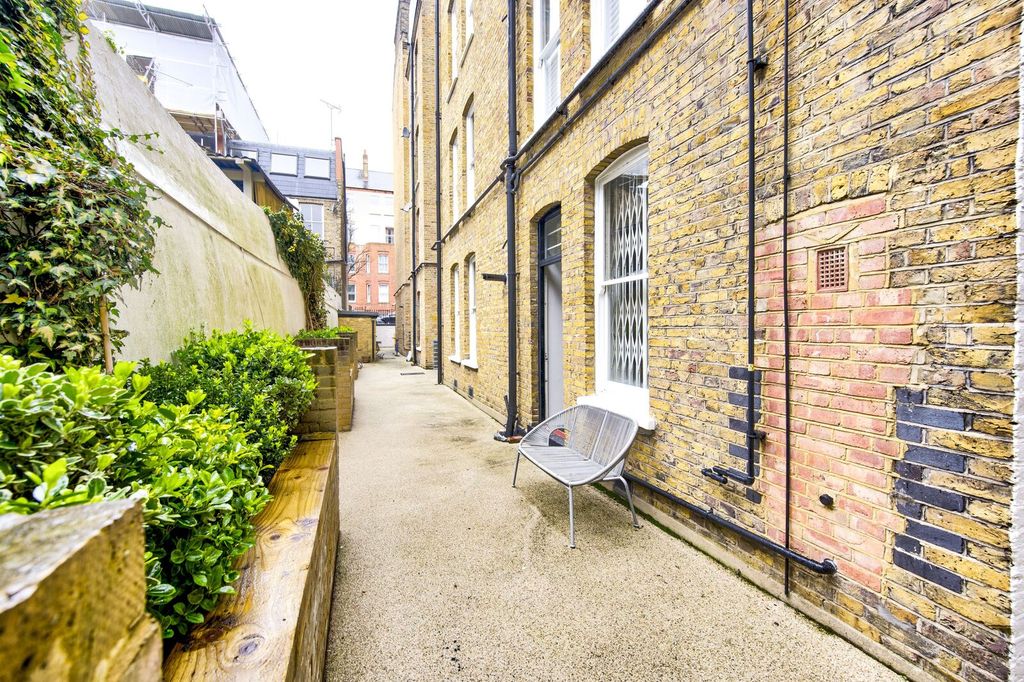 Property photo 3 of 9