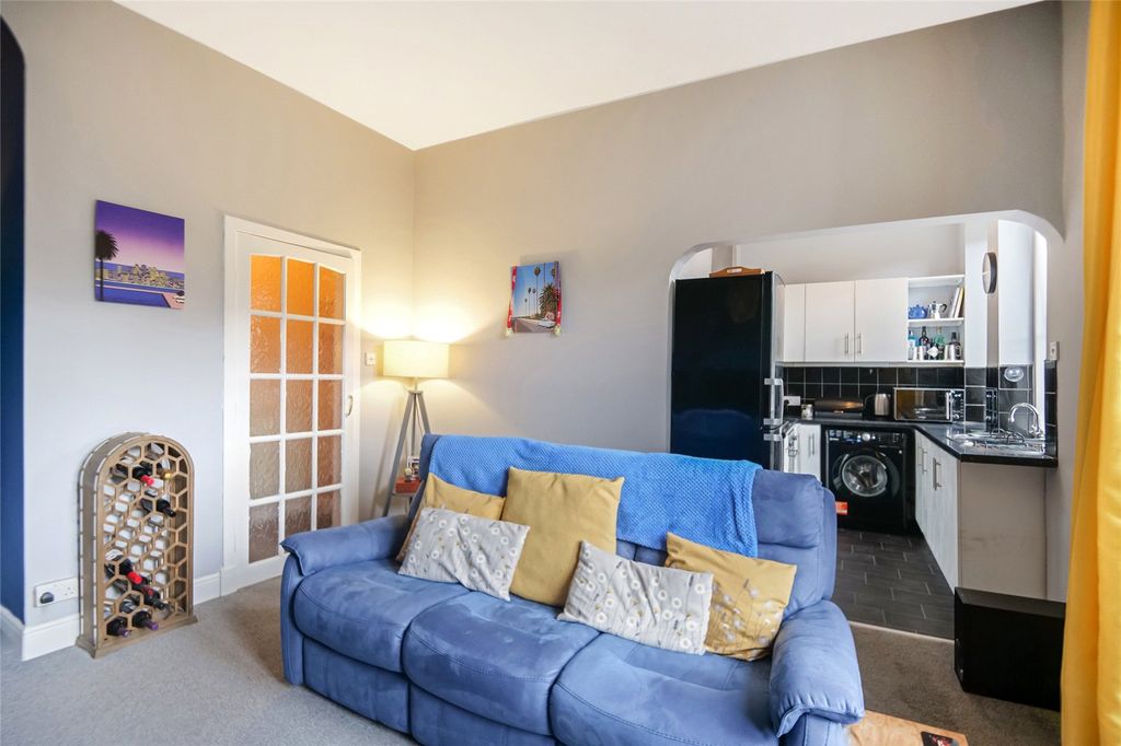 Property photo 3 of 21 Picture No. 17