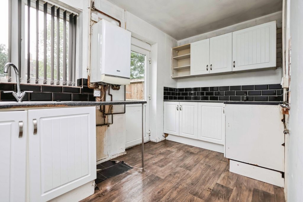 Property photo 3 of 17 Pbox-Img.Jpg