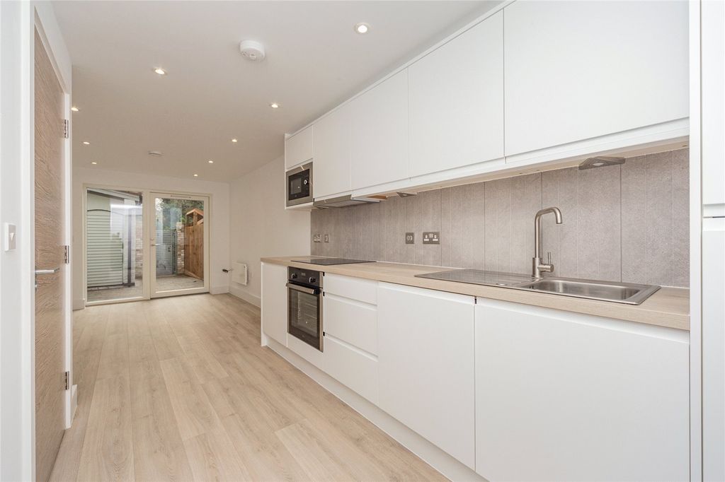 Property photo 2 of 20 Picture No. 13