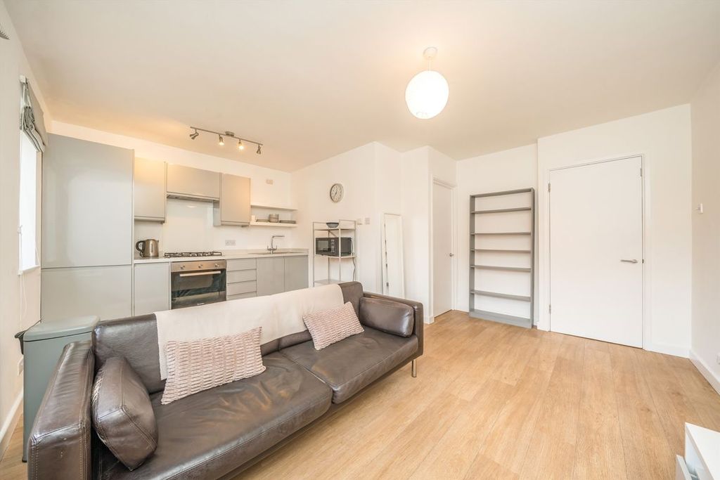 Property photo 3 of 4