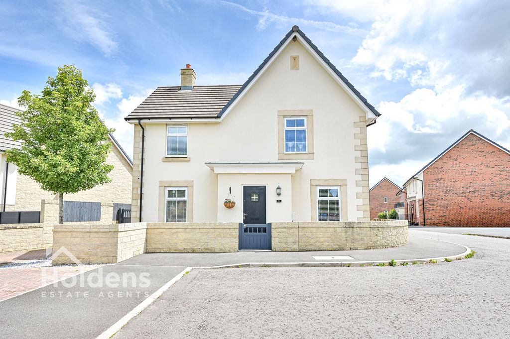 Property photo 1 of 32