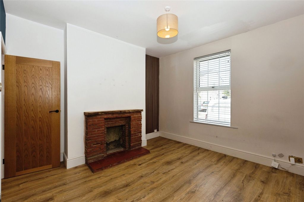 Property photo 3 of 28 Picture No. 13