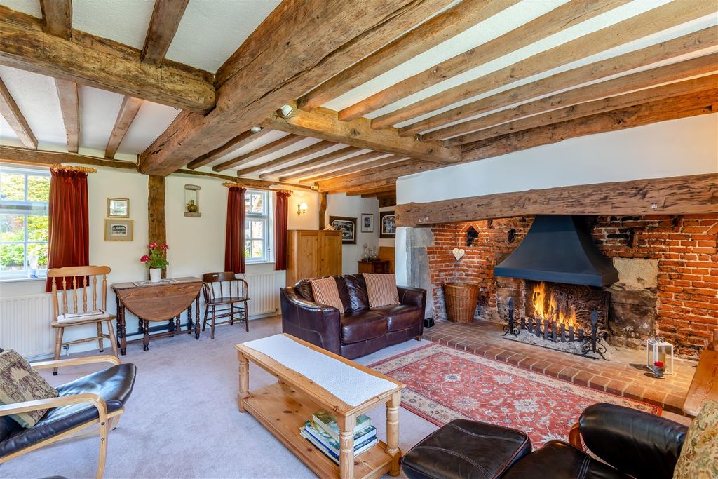 Property photo 3 of 31 8646162-Interior15.Jpg