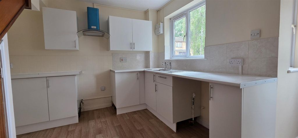 Property photo 3 of 5 Kitchen.Jpg