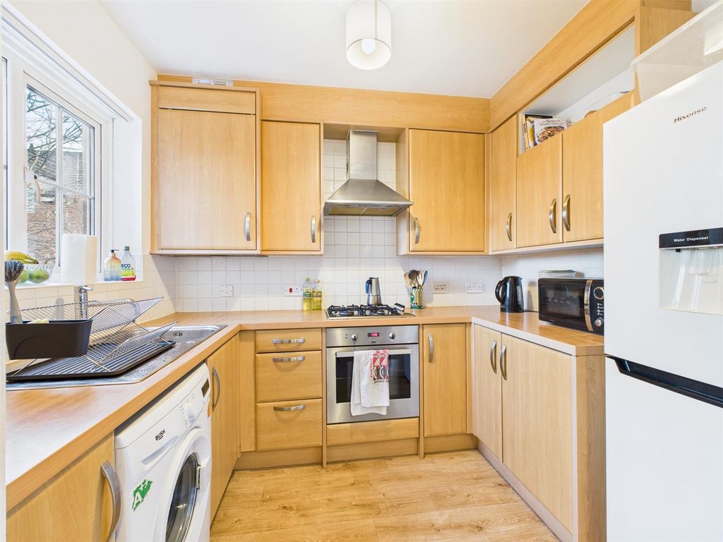 Property photo 2 of 12 Cam03844G0-Pr0350-Still011.Jpg