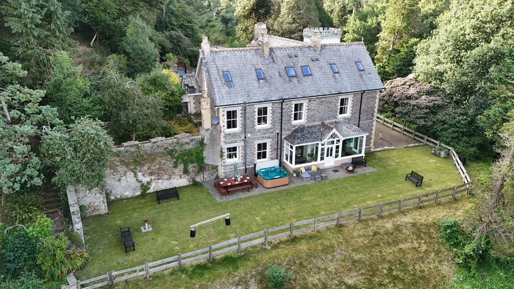 Property photo 3 of 46