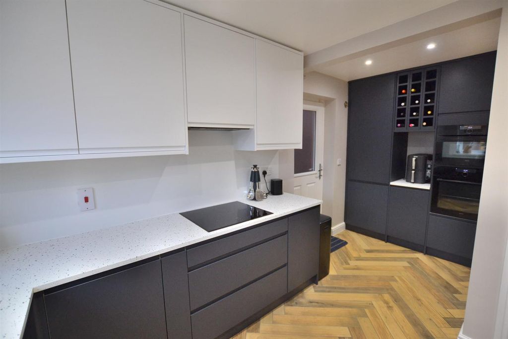 Property photo 3 of 23 Refitted Kitchen