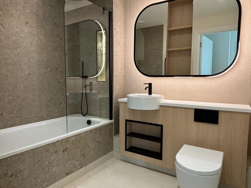 Property photo 2 of 4 Bathroom