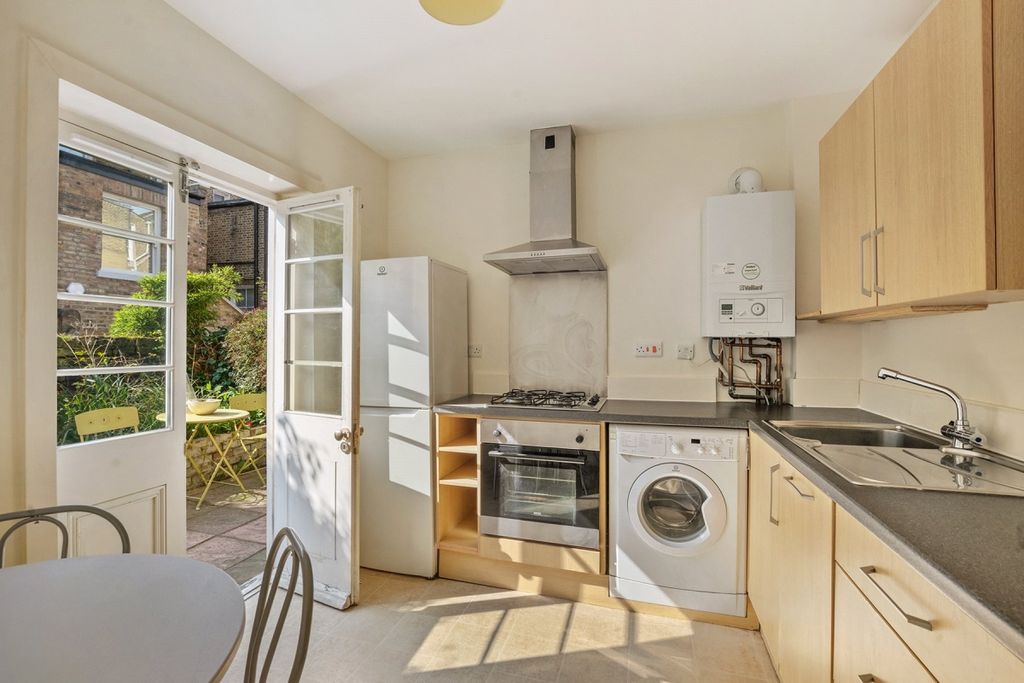 Property photo 2 of 8