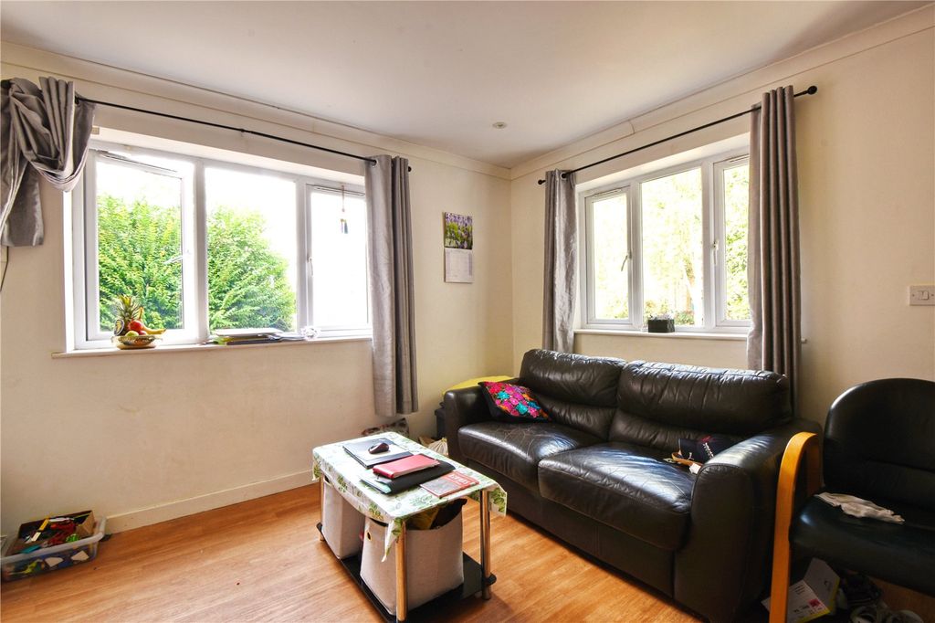 Property photo 2 of 6 Picture No. 61