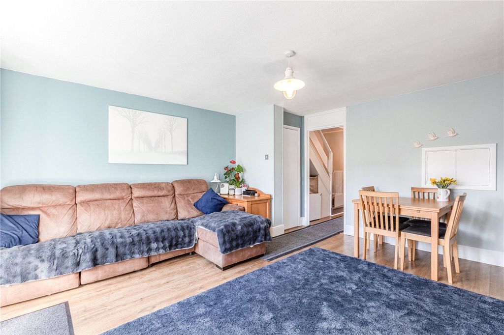 Property photo 1 of 16 Sitting Room