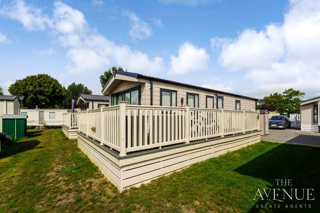 Property photo 1 of 17 4445580