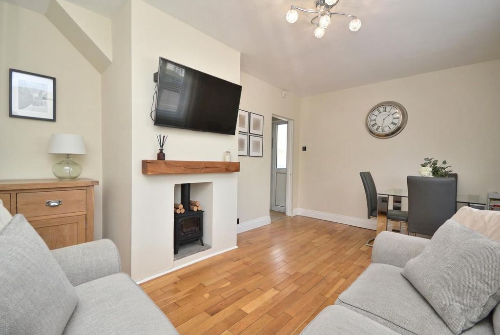 Property photo 2 of 13 Sitting Room / Diner