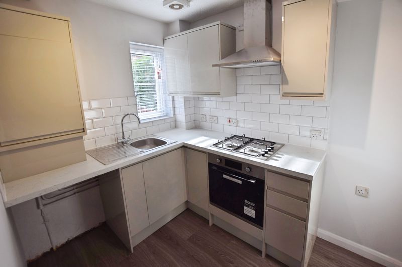 Property photo 2 of 10 Kitchen