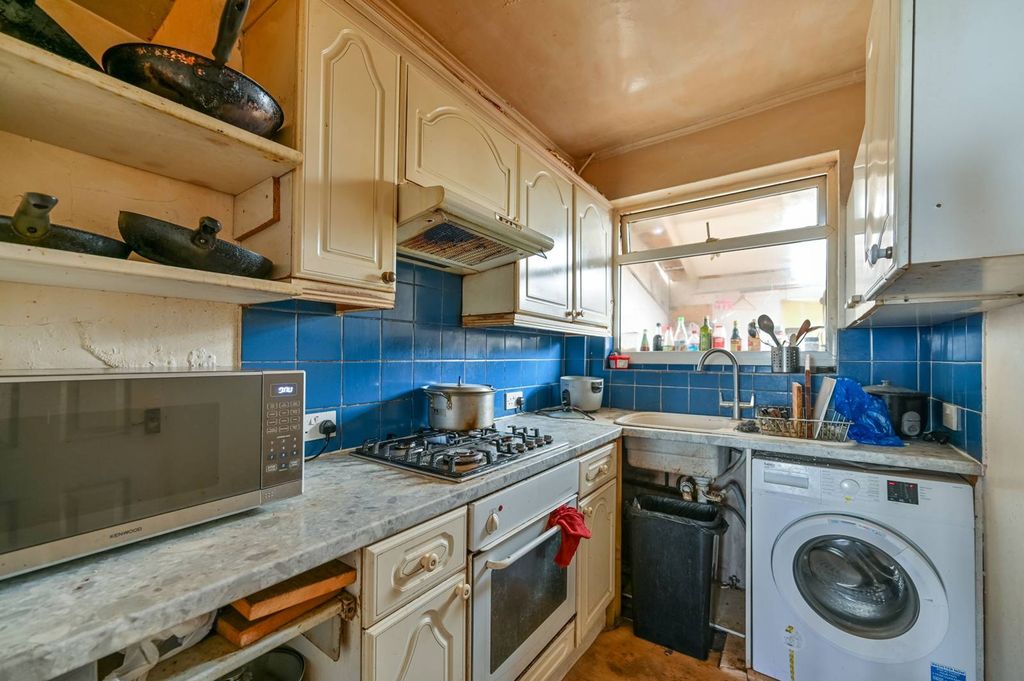 Property photo 3 of 8